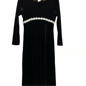 My Michelle Vintage Y2K Black Velvet White Daisy Lace Trim Size 14